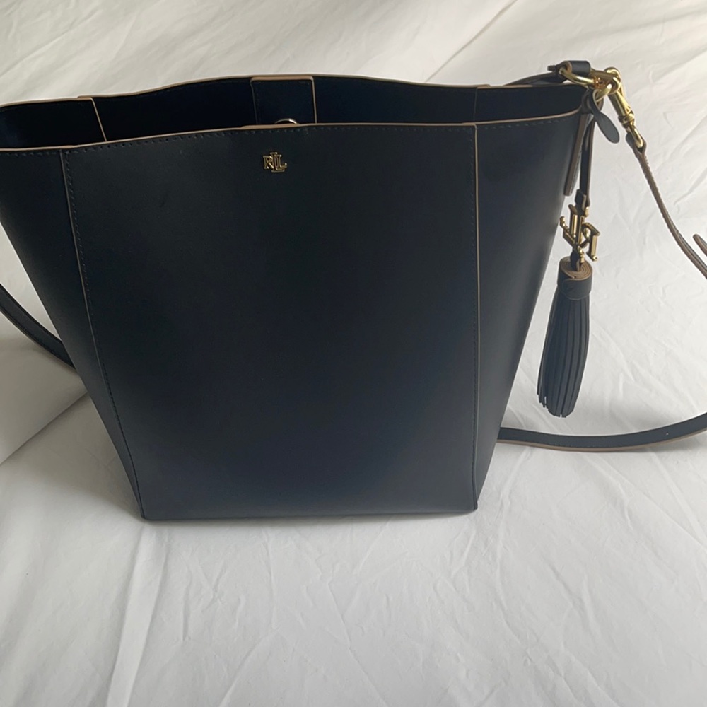 Ralph Lauren black leather shoulder bag.